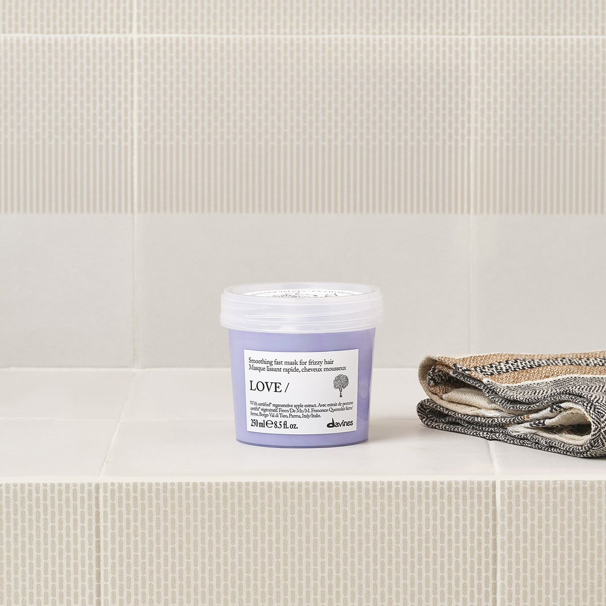 Davines UK LOVE SMOOTHING Mask - Smoothing fast mask for frizzy hair