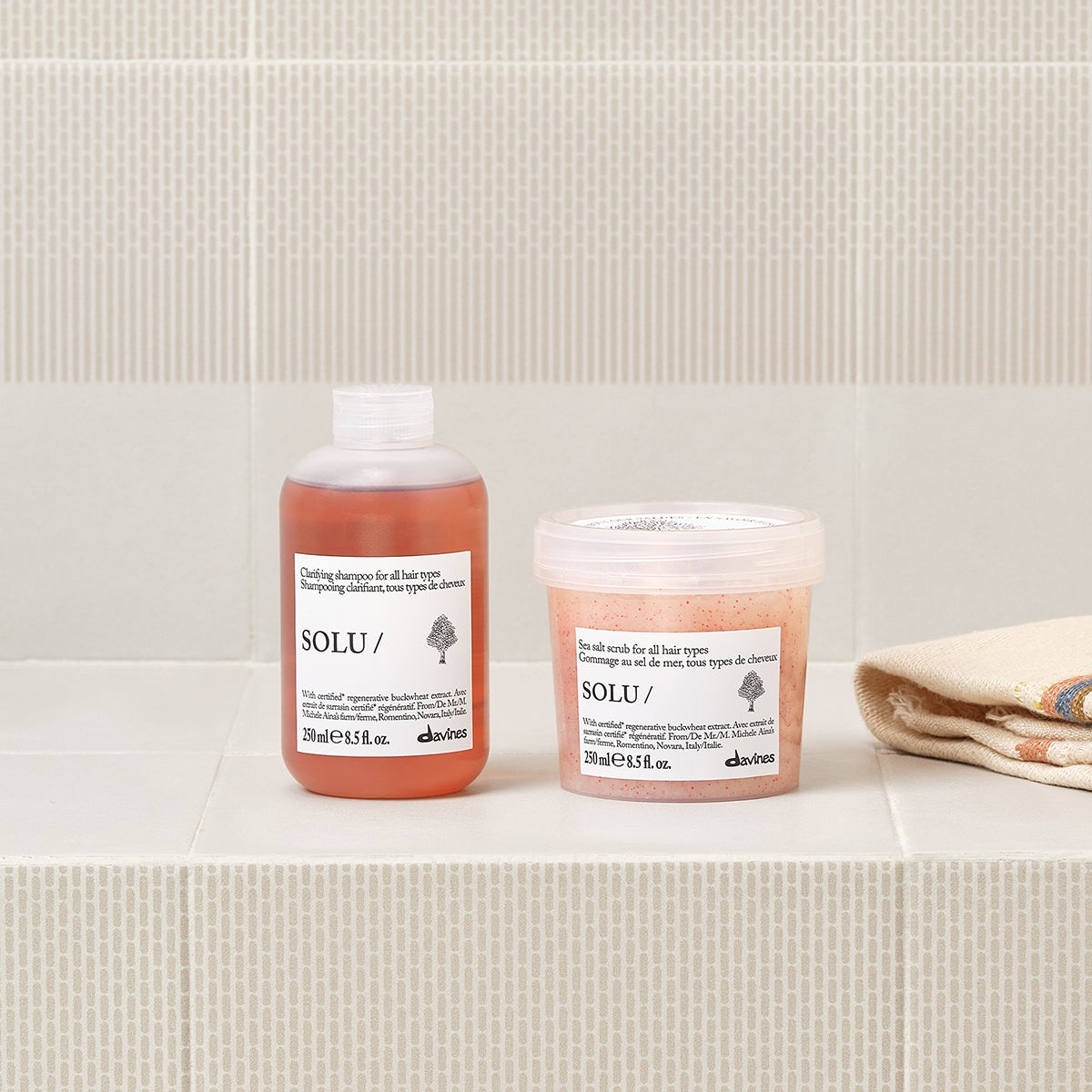 Davines UK SOLU Sea Salt Scrub - Deep cleansing sea salt scrub for all hair types