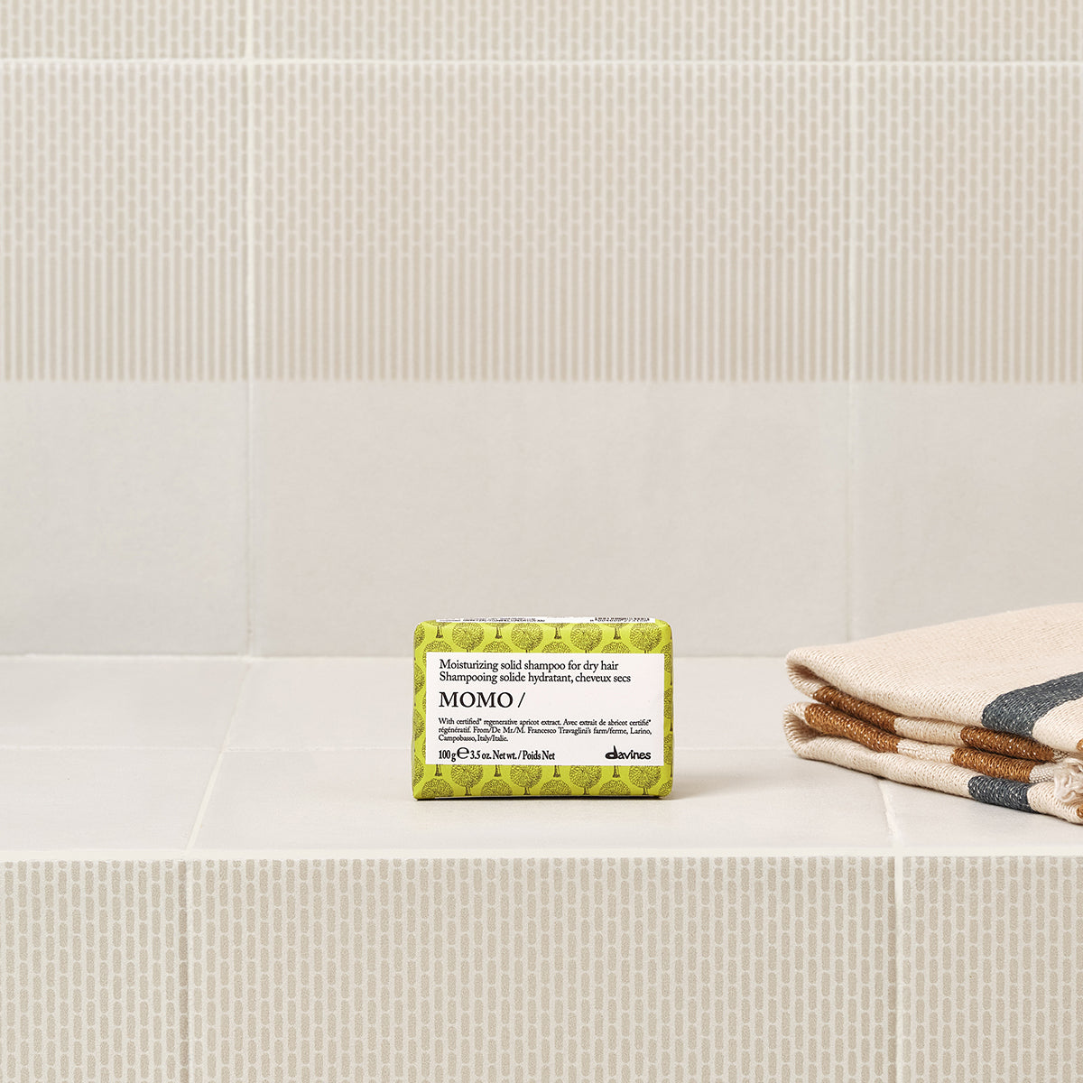 Davines UK MOMO Solid Shampoo - Moisturizing solid shampoo for dry hair