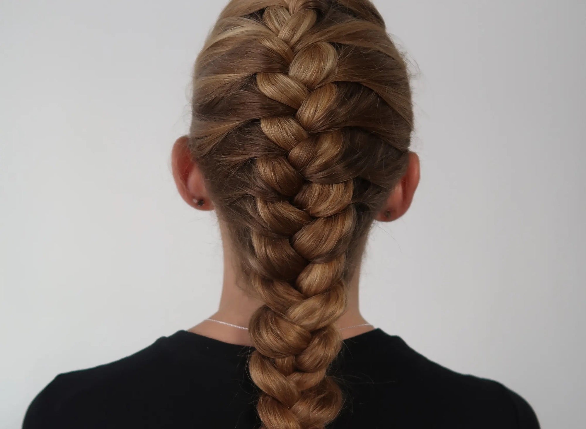An Uncomplicated Guide to Braiding Your Own Hair