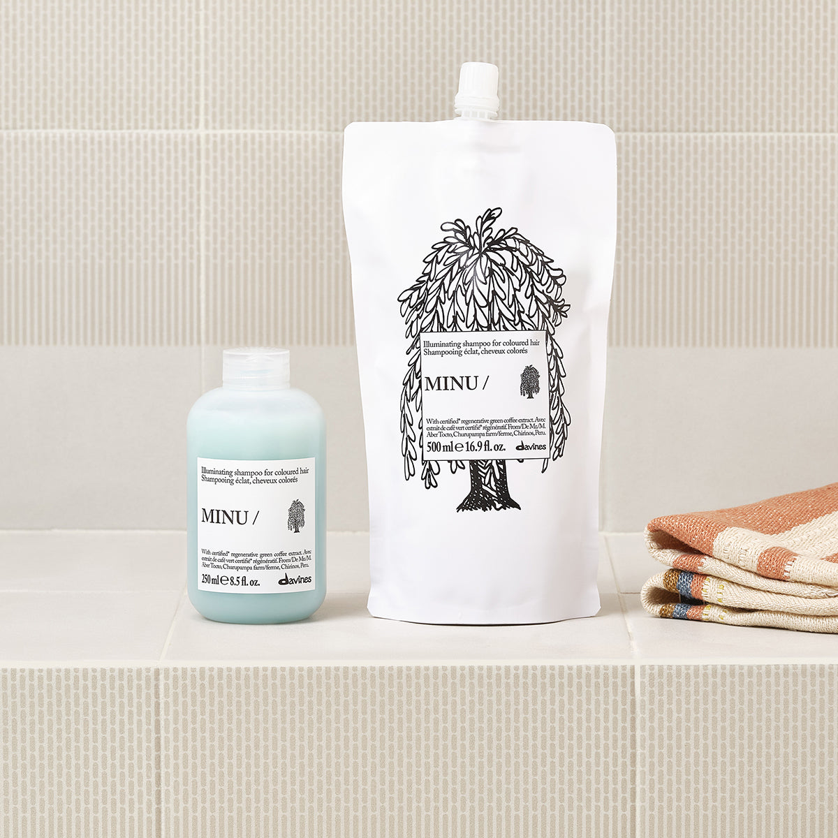
Davines UK MINU Shampoo Refill - Illuminating and protective shampoo for coloured hair