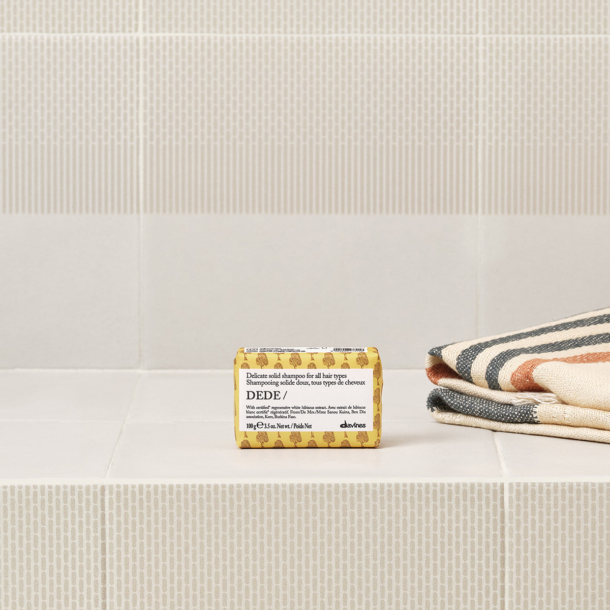 
Davines UK DEDE Solid Shampoo - Delicate solid shampoo for all hair types